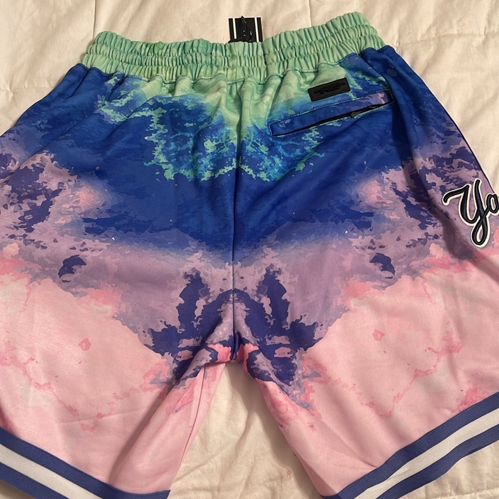 Rare Men/Women NY Yankee shorts! New with Tags! - Picture 4 of 6